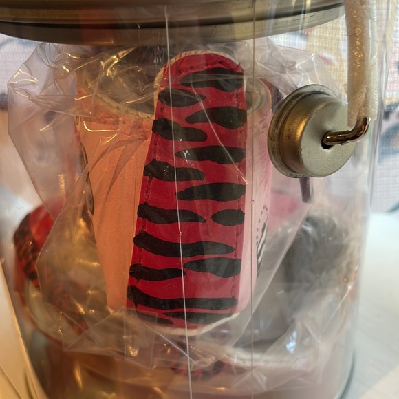 Lil Tootsies hand painted Lil Diva shoes 0-6months new in pail - Picture 8 of 9